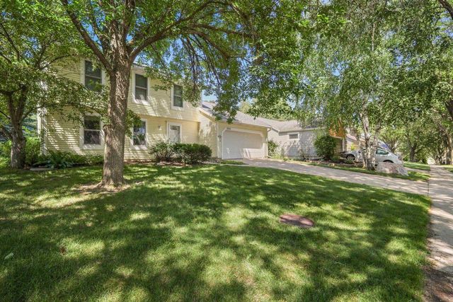 7830 W Oakbrook Circle, Madison, WI 53717