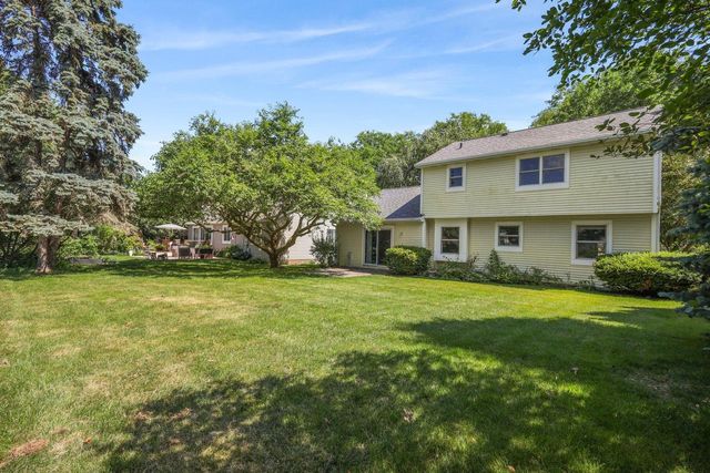7830 W Oakbrook Circle, Madison, WI 53717