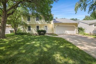 7830 W Oakbrook Circle, Madison, WI 53717