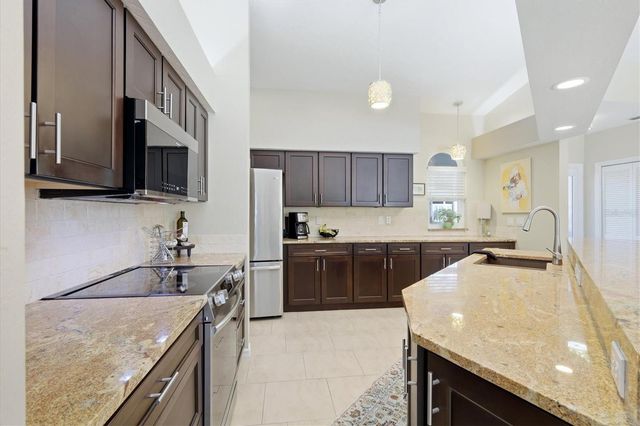 3746 SURREY LANE, Sarasota, FL 34235