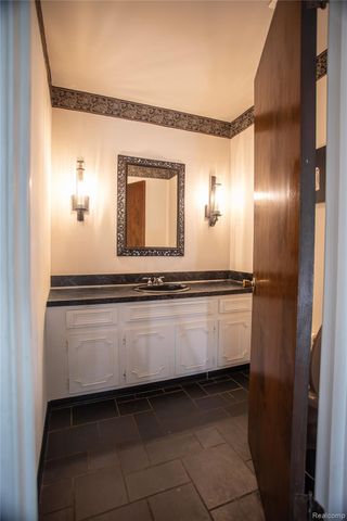 4015 Pinehurst Drive, West Bloomfield Charter Township, MI 48322