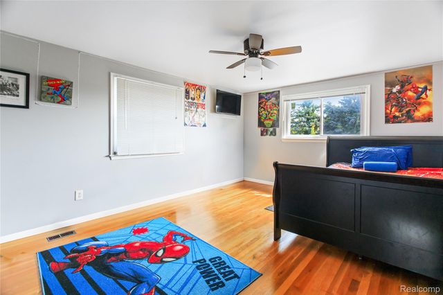 4015 Pinehurst Drive, West Bloomfield Charter Township, MI 48322