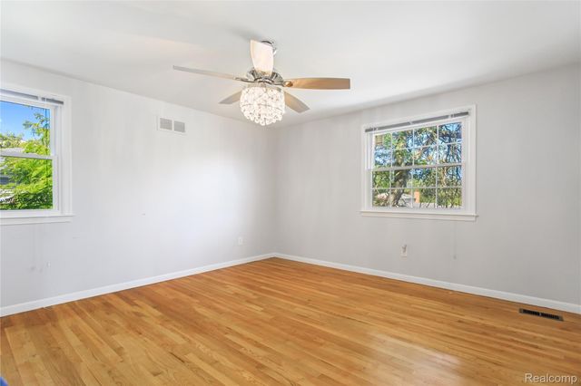 4015 Pinehurst Drive, West Bloomfield Charter Township, MI 48322