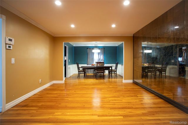 4015 Pinehurst Drive, West Bloomfield Charter Township, MI 48322
