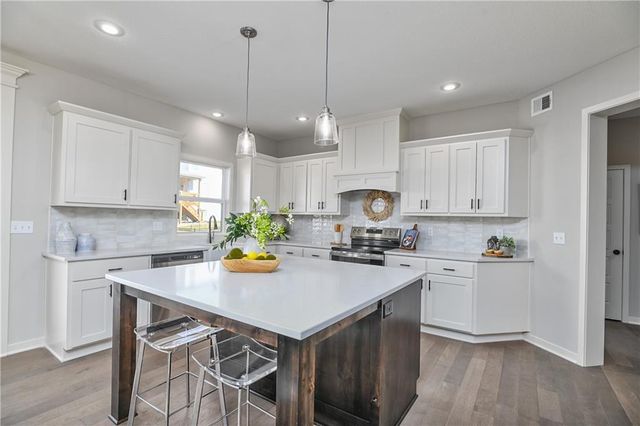 2243 W Elm Terrace, Olathe, KS 66061