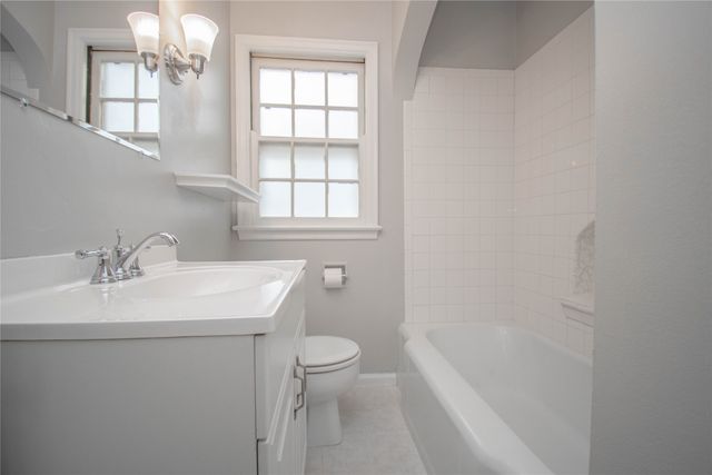 2513 33rd Street, Des Moines, IA 50310