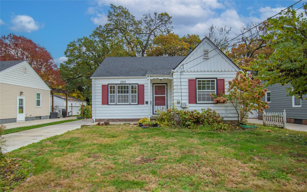 2513 33rd Street, Des Moines, IA 50310