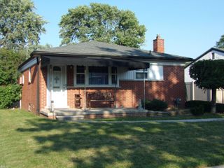 28204 Gladstone Street, Saint Clair Shores, MI 48081