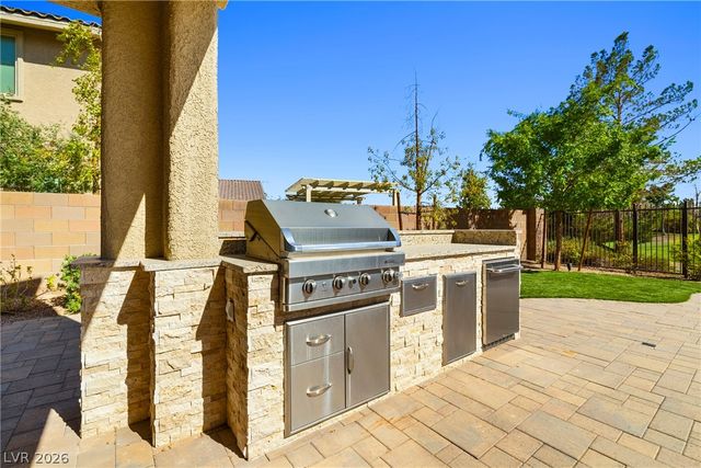 245 Punto Di Vista Drive, Henderson, NV 89011