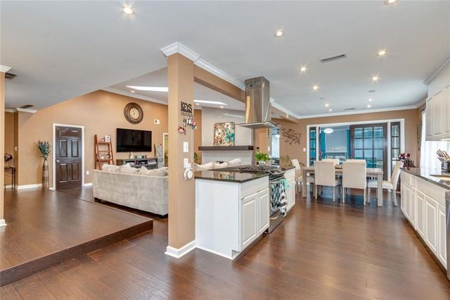 1050 Terramont Drive, Roswell, GA 30076