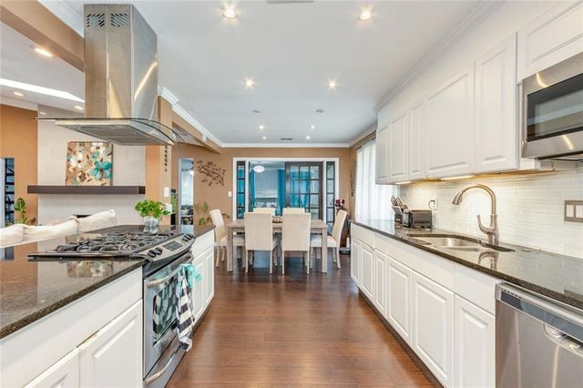 1050 Terramont Drive, Roswell, GA 30076