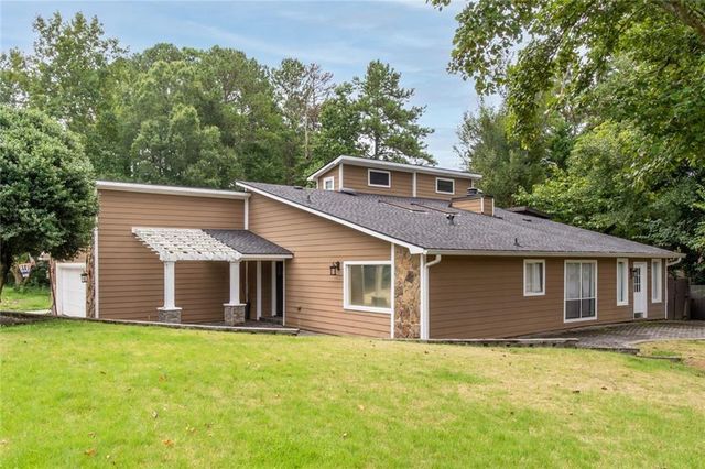 1050 Terramont Drive, Roswell, GA 30076