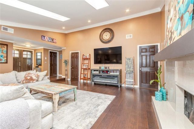 1050 Terramont Drive, Roswell, GA 30076