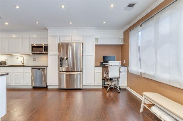 1050 Terramont Drive, Roswell, GA 30076