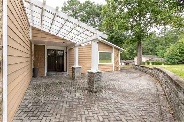 1050 Terramont Drive, Roswell, GA 30076