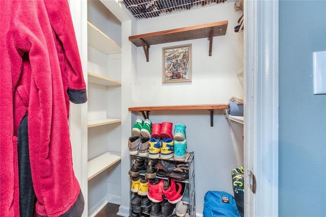 1050 Terramont Drive, Roswell, GA 30076