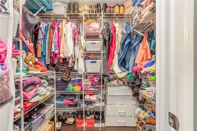 1050 Terramont Drive, Roswell, GA 30076