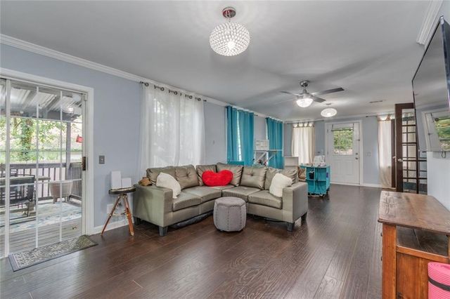 1050 Terramont Drive, Roswell, GA 30076