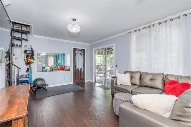 1050 Terramont Drive, Roswell, GA 30076