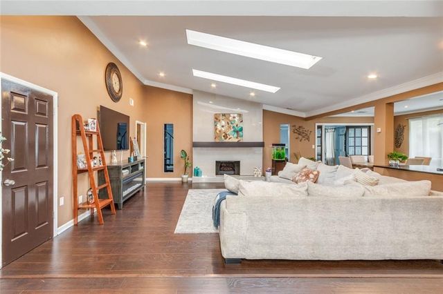 1050 Terramont Drive, Roswell, GA 30076