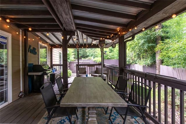 1050 Terramont Drive, Roswell, GA 30076