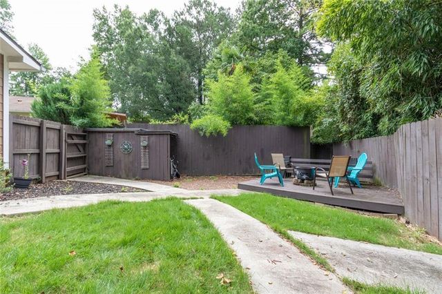 1050 Terramont Drive, Roswell, GA 30076