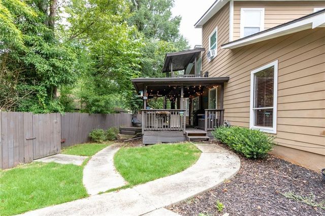 1050 Terramont Drive, Roswell, GA 30076