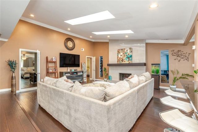 1050 Terramont Drive, Roswell, GA 30076