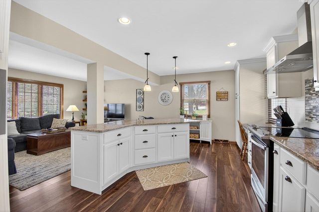 1384 93rd AVENUE, Kenosha, WI 53144