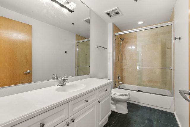 1201 W ADAMS Street 801, Chicago, IL 60607