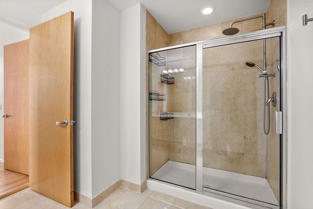 1201 W ADAMS Street 801, Chicago, IL 60607