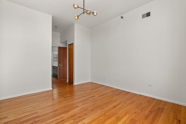 1201 W ADAMS Street 801, Chicago, IL 60607