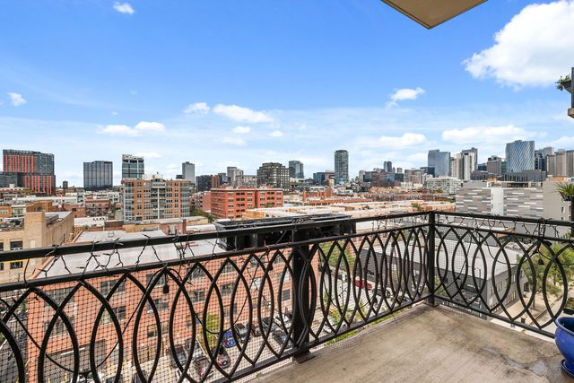 1201 W ADAMS Street 801, Chicago, IL 60607