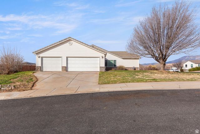 250 E 970 N, Hurricane, UT 84737