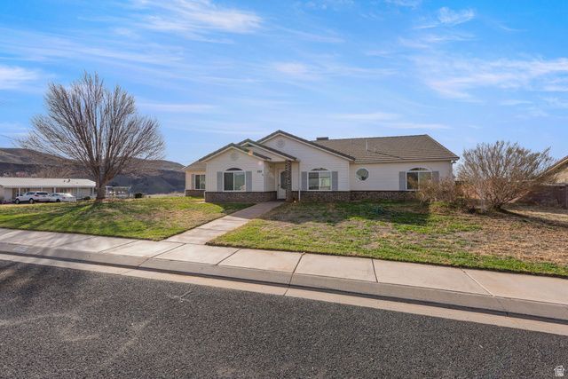 250 E 970 N, Hurricane, UT 84737