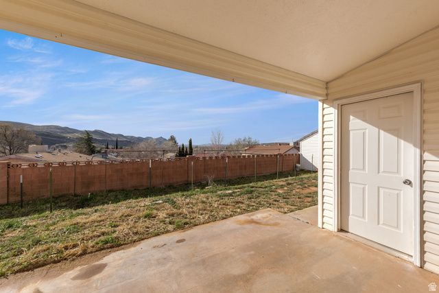 250 E 970 N, Hurricane, UT 84737