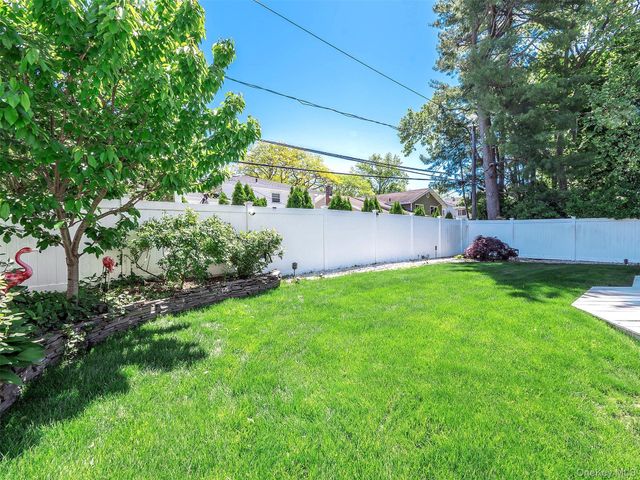 56 Soundview Drive, Port Washington, NY 11050