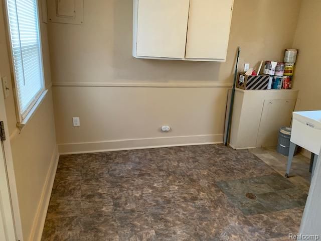 4152 Monroe, Dearborn Heights, MI 48125