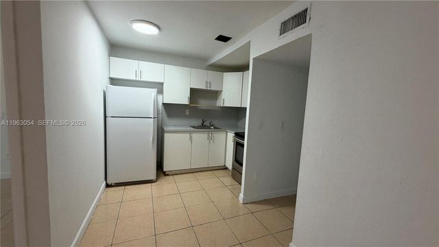 1225 Marseille Dr 22, Miami Beach, FL 33141