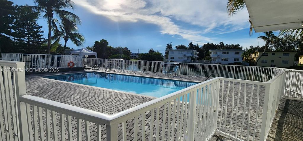 1225 Marseille Dr 22, Miami Beach, FL 33141