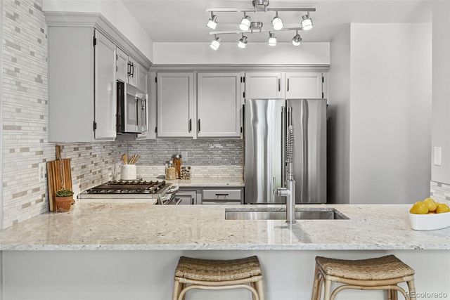 2892 W Long Circle G, Littleton, CO 80120