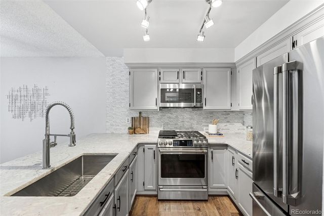 2892 W Long Circle G, Littleton, CO 80120