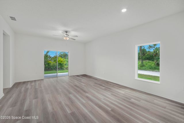 218 Fitchburg Street SW, Palm Bay, FL 32908
