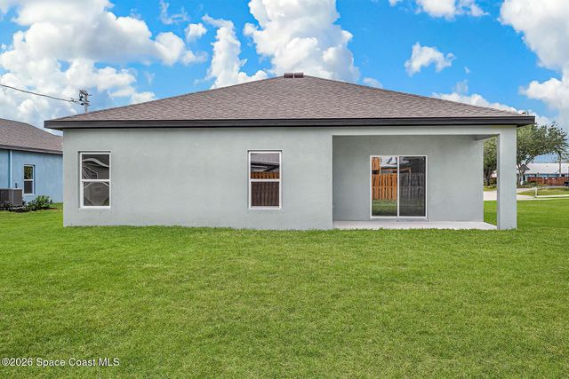 218 Fitchburg Street SW, Palm Bay, FL 32908