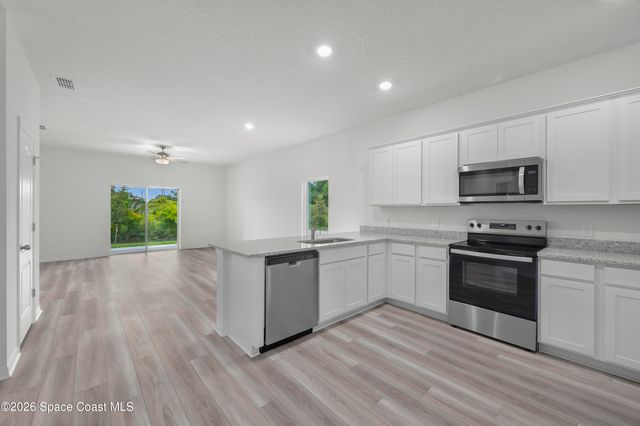 218 Fitchburg Street SW, Palm Bay, FL 32908