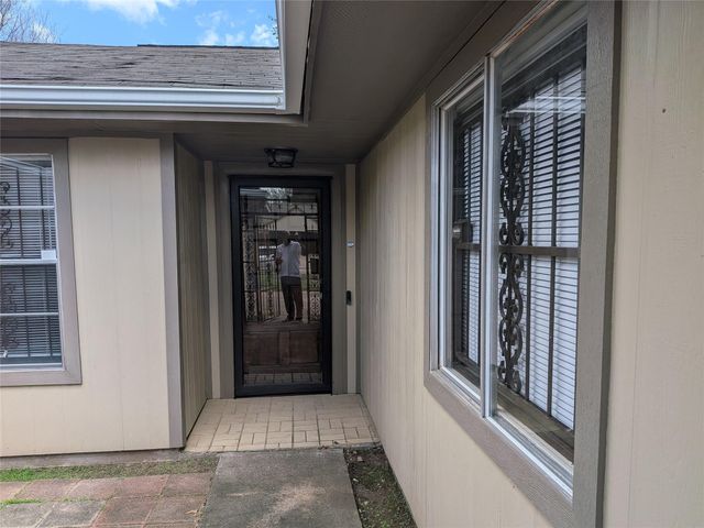 16723 Lone Quail Court, Houston, TX 77489