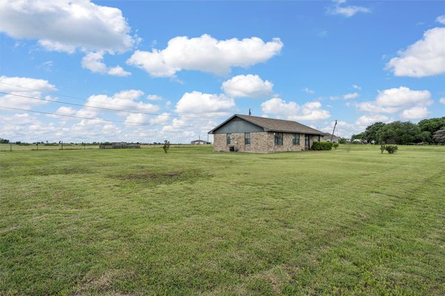 233 Nally Street, Golinda, TX 76655