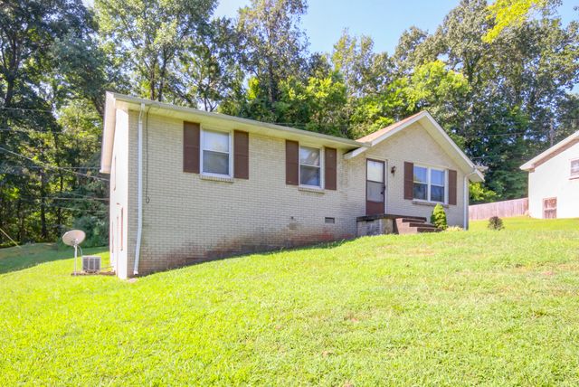 354 Crest Dr, Clarksville, TN 37043
