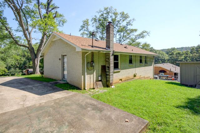 354 Crest Dr, Clarksville, TN 37043