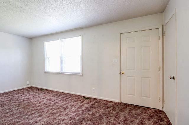 354 Crest Dr, Clarksville, TN 37043